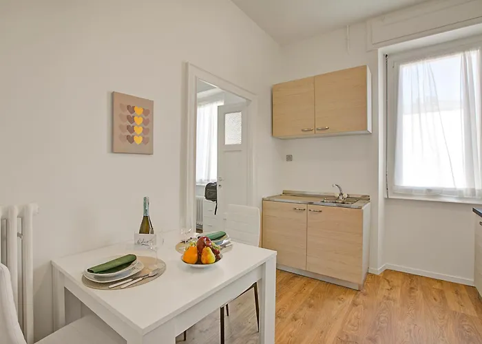 Daire Dream Of Downtown - Happy *