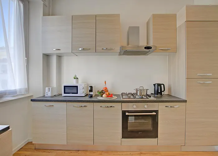 Dream Of Downtown - Happy Daire